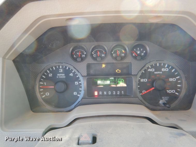 image for item DQ1891 2008 Ford F450 Super Duty XLT  bucket truck