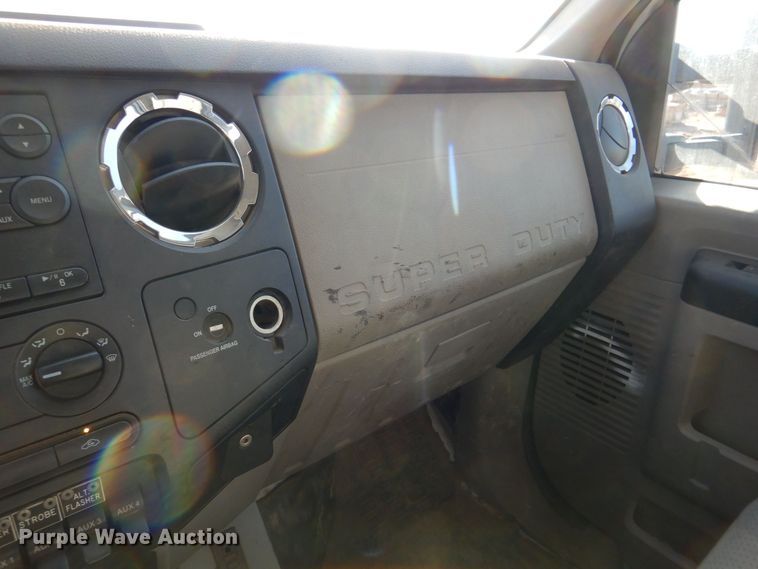 image for item DQ1891 2008 Ford F450 Super Duty XLT  bucket truck