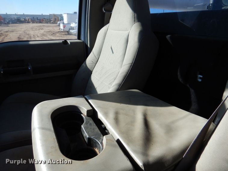 image for item DQ1891 2008 Ford F450 Super Duty XLT  bucket truck