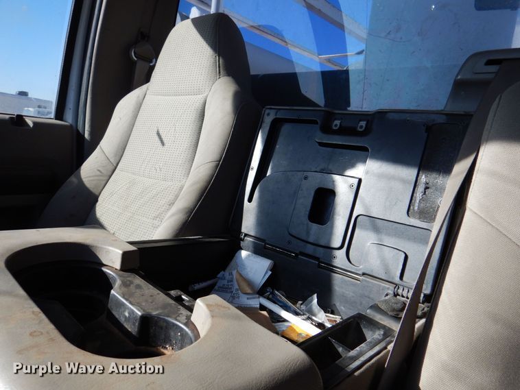 image for item DQ1891 2008 Ford F450 Super Duty XLT  bucket truck