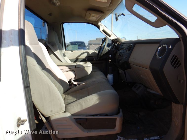 image for item DQ1891 2008 Ford F450 Super Duty XLT  bucket truck