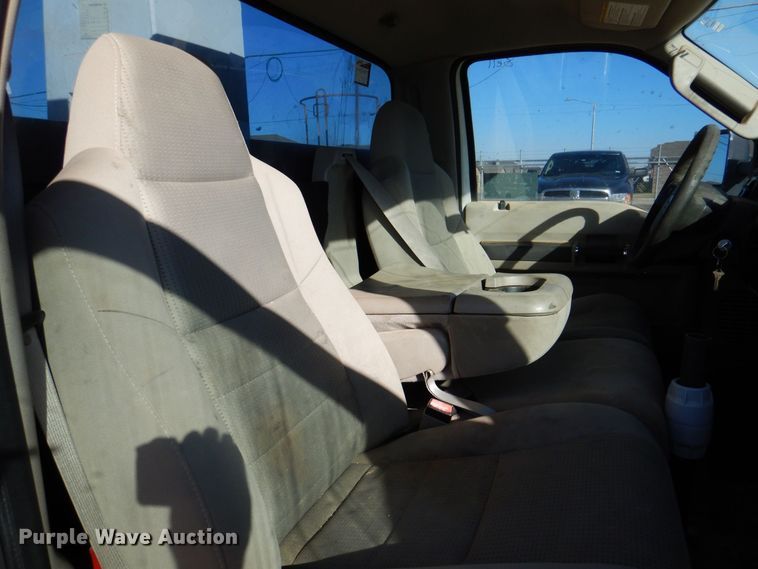 image for item DQ1891 2008 Ford F450 Super Duty XLT  bucket truck