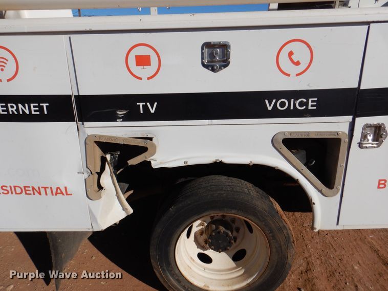 image for item DQ1891 2008 Ford F450 Super Duty XLT  bucket truck