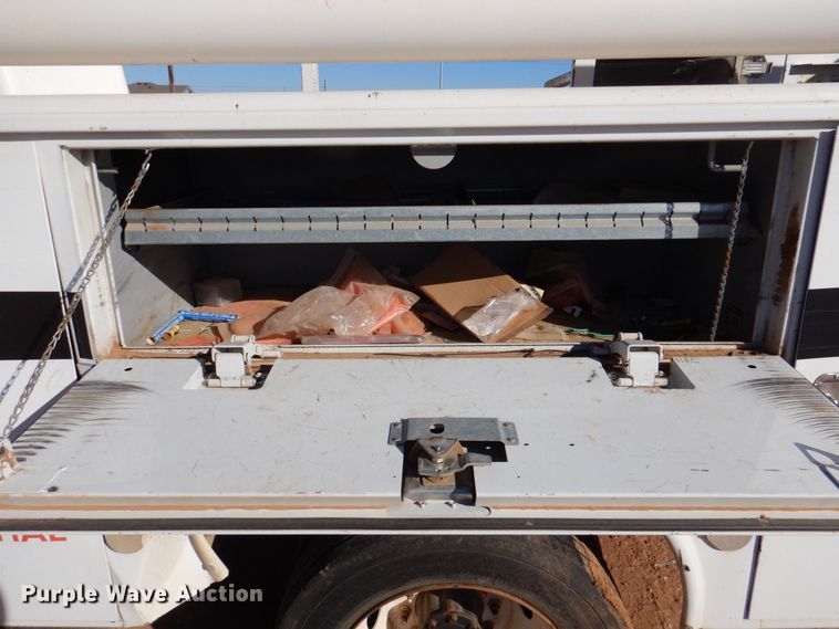 image for item DQ1891 2008 Ford F450 Super Duty XLT  bucket truck