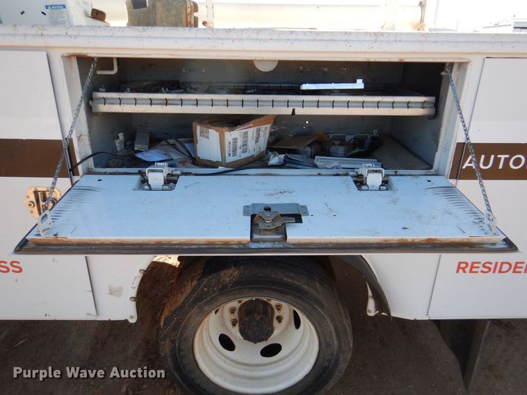 image for item DQ1891 2008 Ford F450 Super Duty XLT  bucket truck