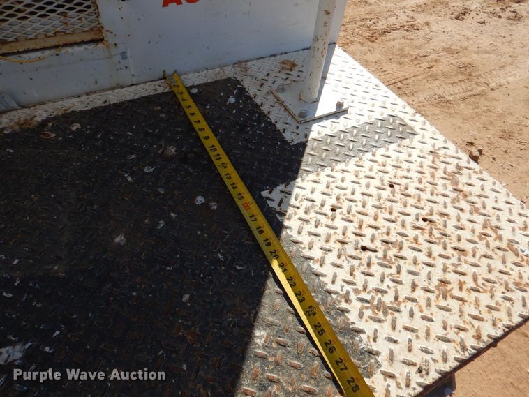 image for item DQ1891 2008 Ford F450 Super Duty XLT  bucket truck