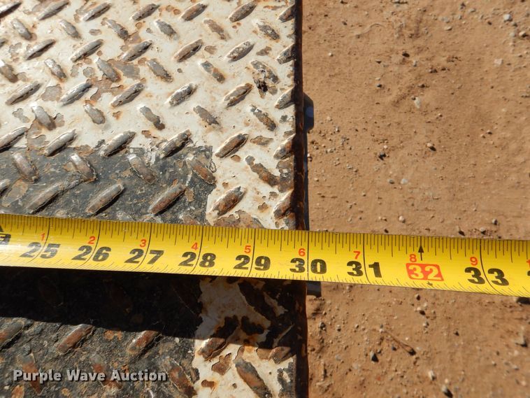 image for item DQ1891 2008 Ford F450 Super Duty XLT  bucket truck