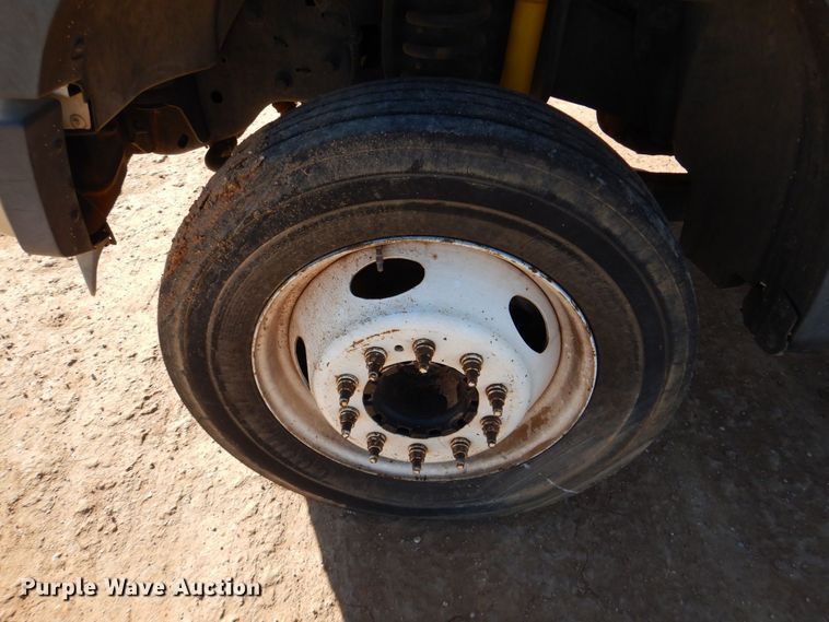 image for item DQ1891 2008 Ford F450 Super Duty XLT  bucket truck