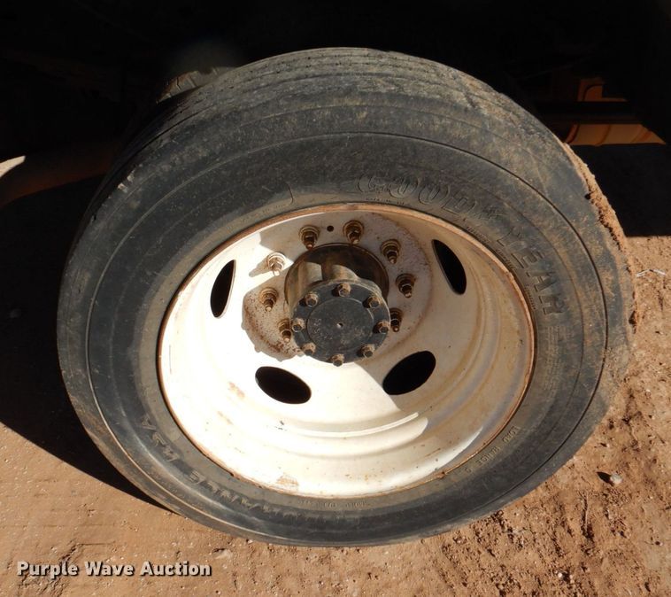 image for item DQ1891 2008 Ford F450 Super Duty XLT  bucket truck