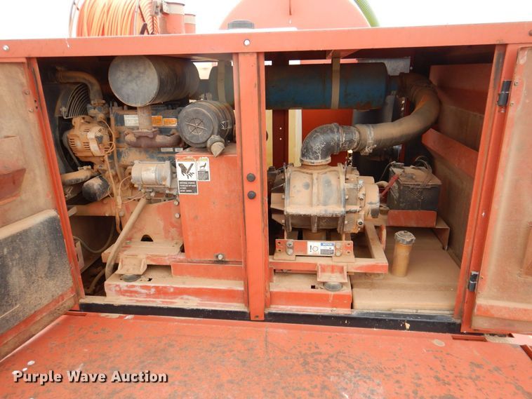 image for item DQ1893 2005 Ditch Witch FX30  vacuum excavator