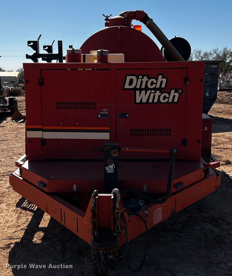 image for item DQ1894 2010 Ditch Witch FX30  vacuum excavator