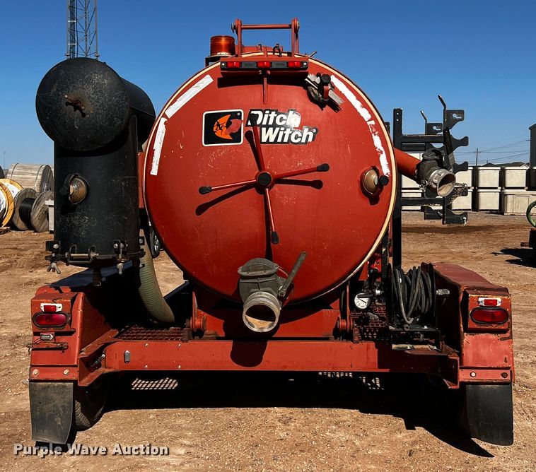 image for item DQ1894 2010 Ditch Witch FX30  vacuum excavator