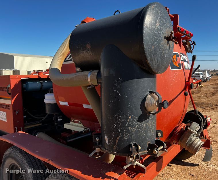 image for item DQ1894 2010 Ditch Witch FX30  vacuum excavator