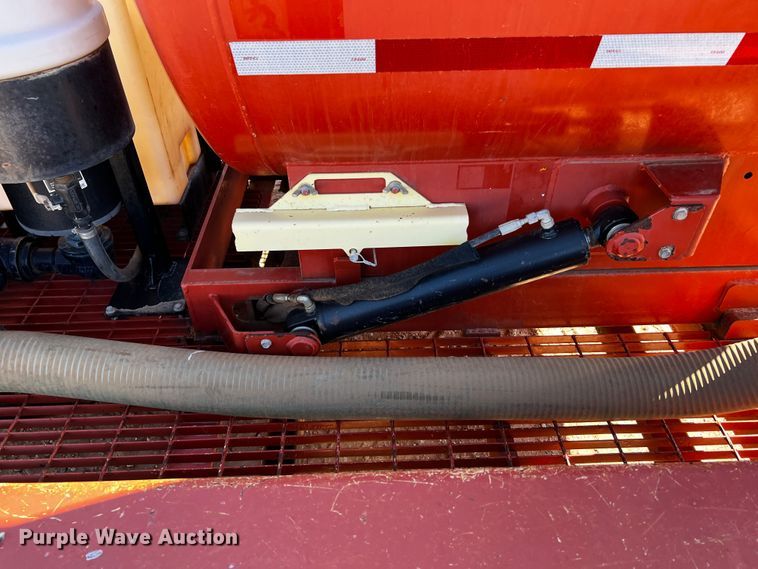 image for item DQ1894 2010 Ditch Witch FX30  vacuum excavator