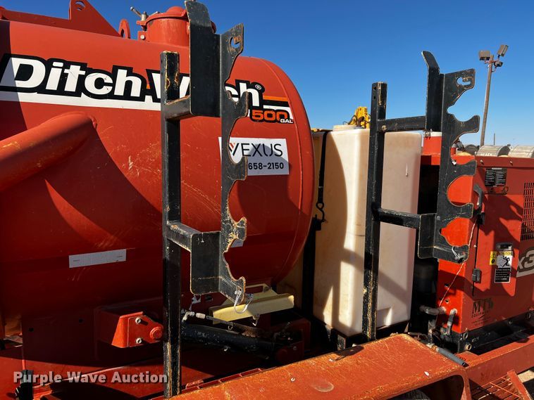 image for item DQ1894 2010 Ditch Witch FX30  vacuum excavator
