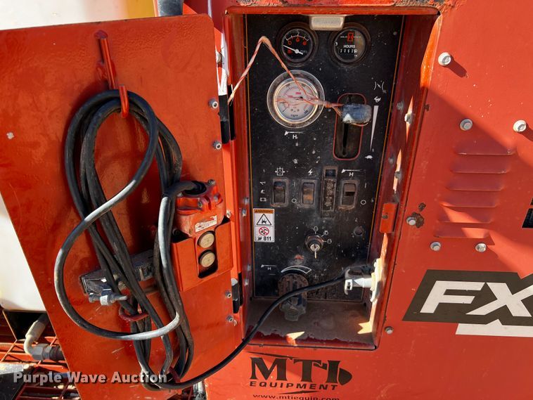 image for item DQ1894 2010 Ditch Witch FX30  vacuum excavator