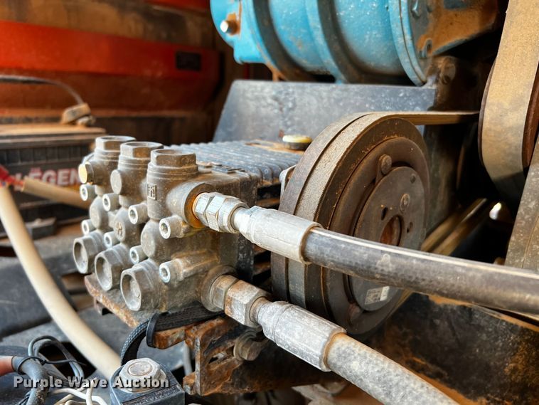 image for item DQ1894 2010 Ditch Witch FX30  vacuum excavator