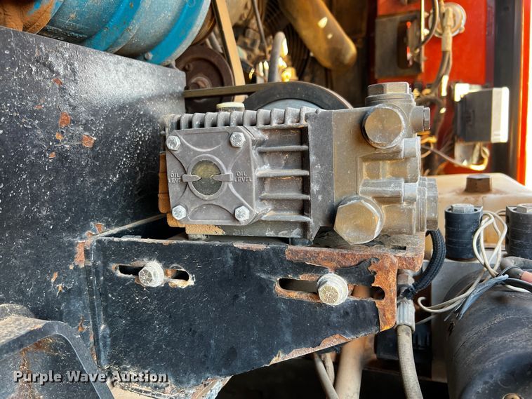 image for item DQ1894 2010 Ditch Witch FX30  vacuum excavator