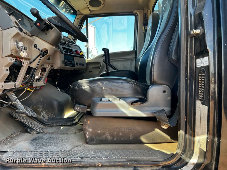 image for item DQ1896 2010 Ditch Witch JT3020 Mach 1  directional boring unit with truck and trailer