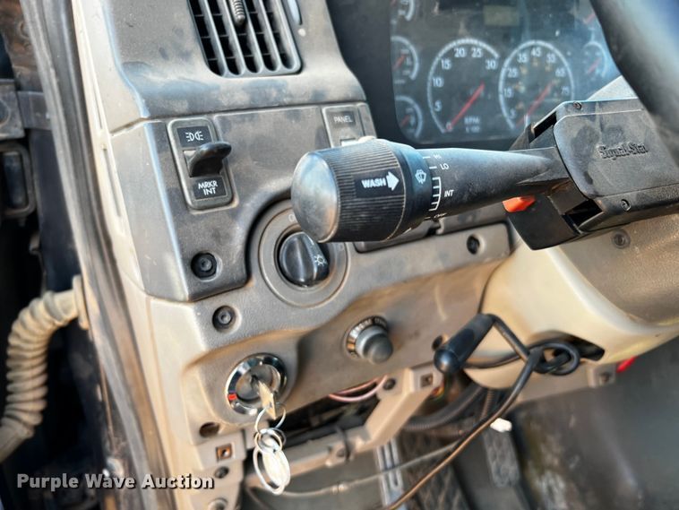 image for item DQ1896 2010 Ditch Witch JT3020 Mach 1  directional boring unit with truck and trailer