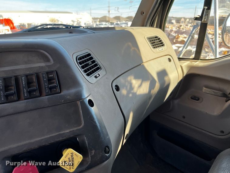 image for item DQ1896 2010 Ditch Witch JT3020 Mach 1  directional boring unit with truck and trailer