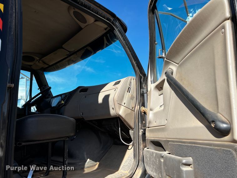 image for item DQ1896 2010 Ditch Witch JT3020 Mach 1  directional boring unit with truck and trailer