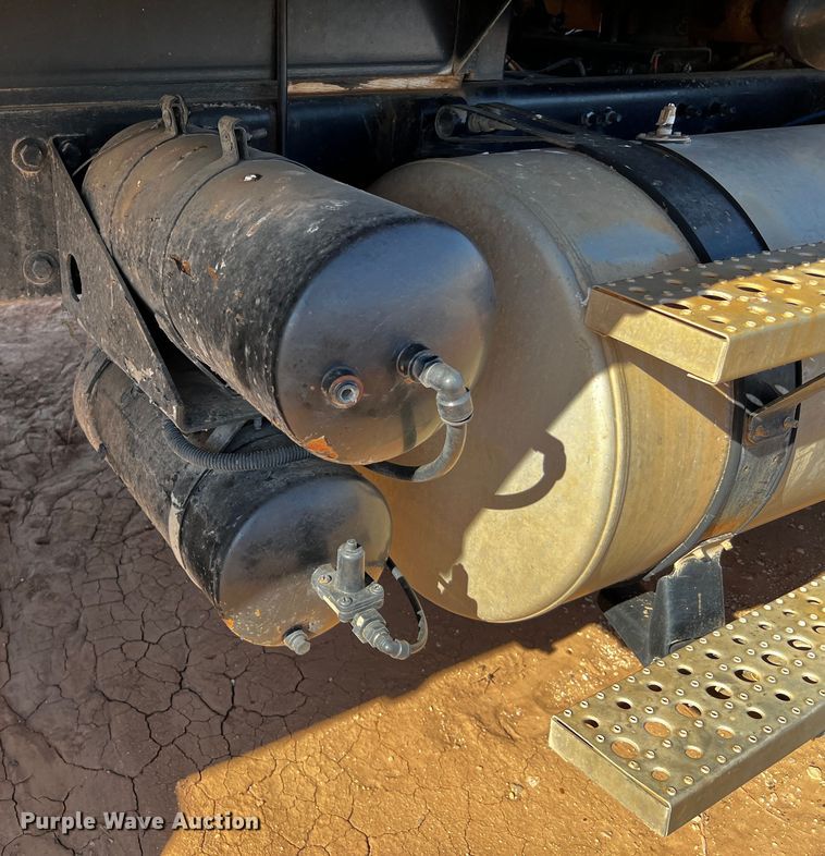 image for item DQ1896 2010 Ditch Witch JT3020 Mach 1  directional boring unit with truck and trailer