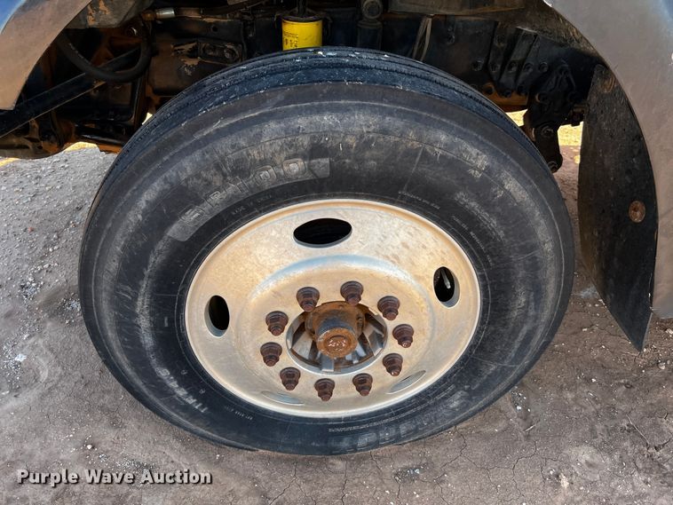 image for item DQ1896 2010 Ditch Witch JT3020 Mach 1  directional boring unit with truck and trailer