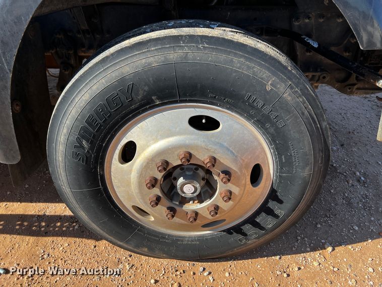 image for item DQ1896 2010 Ditch Witch JT3020 Mach 1  directional boring unit with truck and trailer