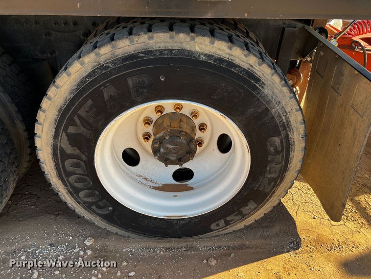 image for item DQ1896 2010 Ditch Witch JT3020 Mach 1  directional boring unit with truck and trailer