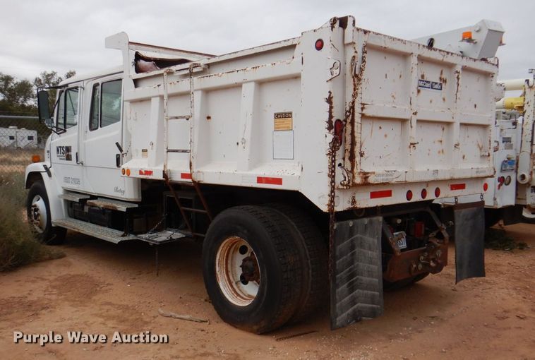 image for item DQ1901 2001 Freightliner FL70  Crew Cab dump truck