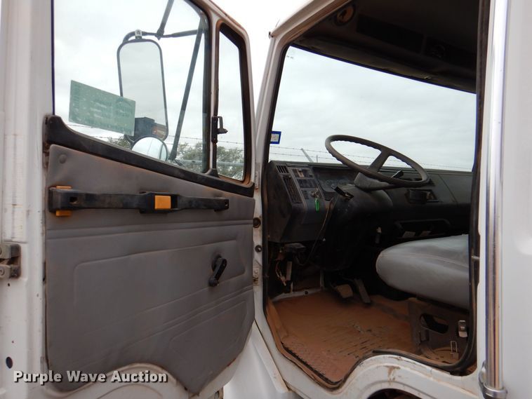 image for item DQ1901 2001 Freightliner FL70  Crew Cab dump truck