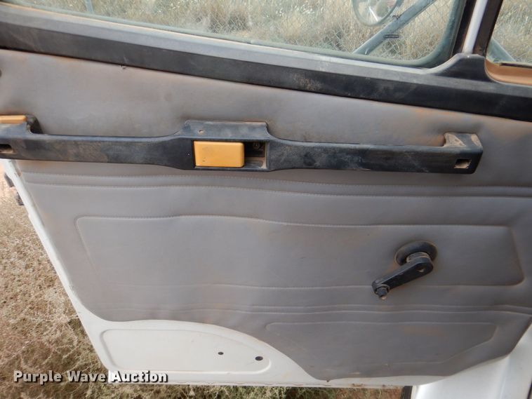 image for item DQ1901 2001 Freightliner FL70  Crew Cab dump truck