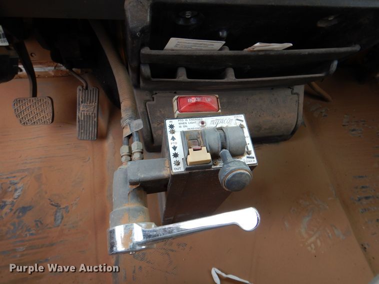 image for item DQ1901 2001 Freightliner FL70  Crew Cab dump truck