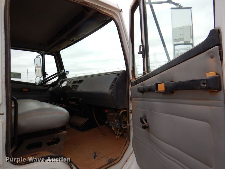 image for item DQ1901 2001 Freightliner FL70  Crew Cab dump truck