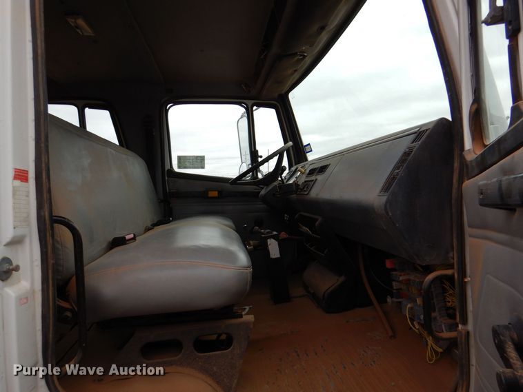 image for item DQ1901 2001 Freightliner FL70  Crew Cab dump truck