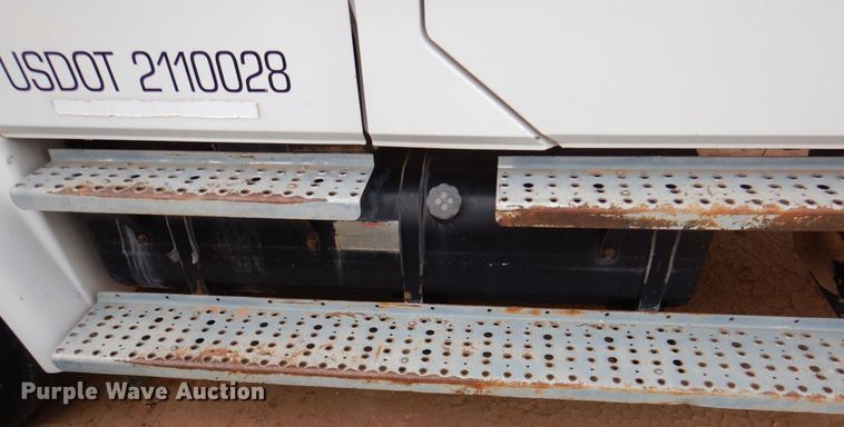 image for item DQ1901 2001 Freightliner FL70  Crew Cab dump truck