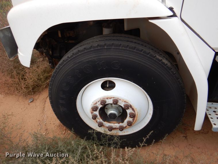 image for item DQ1901 2001 Freightliner FL70  Crew Cab dump truck