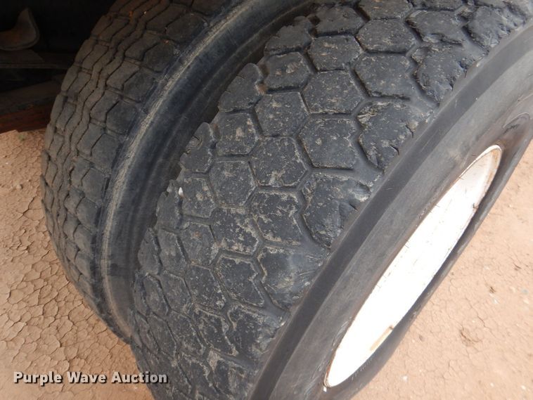 image for item DQ1901 2001 Freightliner FL70  Crew Cab dump truck