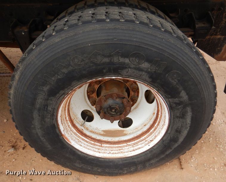 image for item DQ1901 2001 Freightliner FL70  Crew Cab dump truck