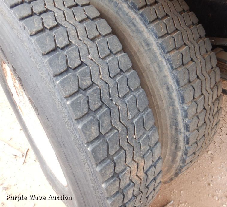 image for item DQ1901 2001 Freightliner FL70  Crew Cab dump truck