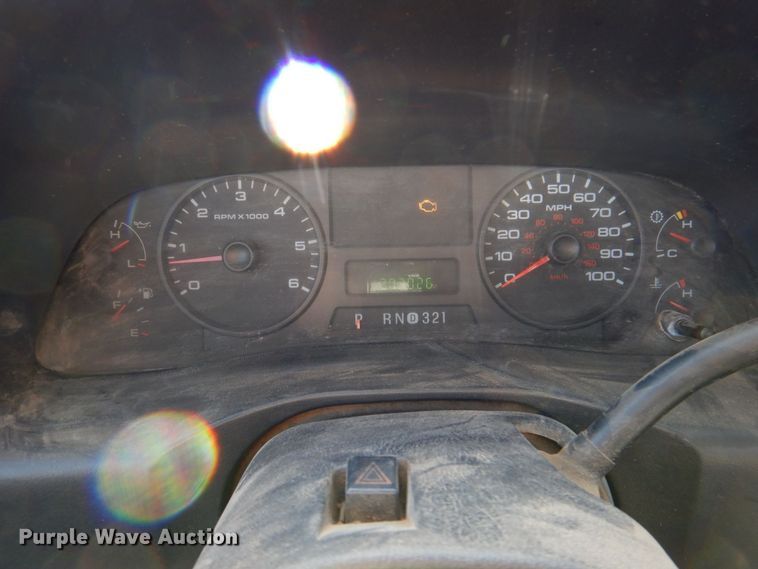 image for item DQ1902 2007 Ford F450 Super Duty XLT  bucket truck