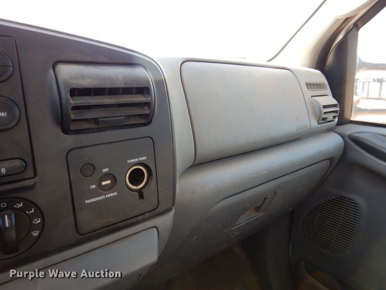 image for item DQ1902 2007 Ford F450 Super Duty XLT  bucket truck