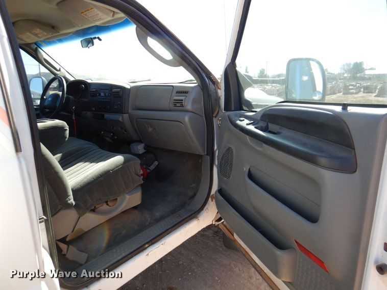 image for item DQ1902 2007 Ford F450 Super Duty XLT  bucket truck