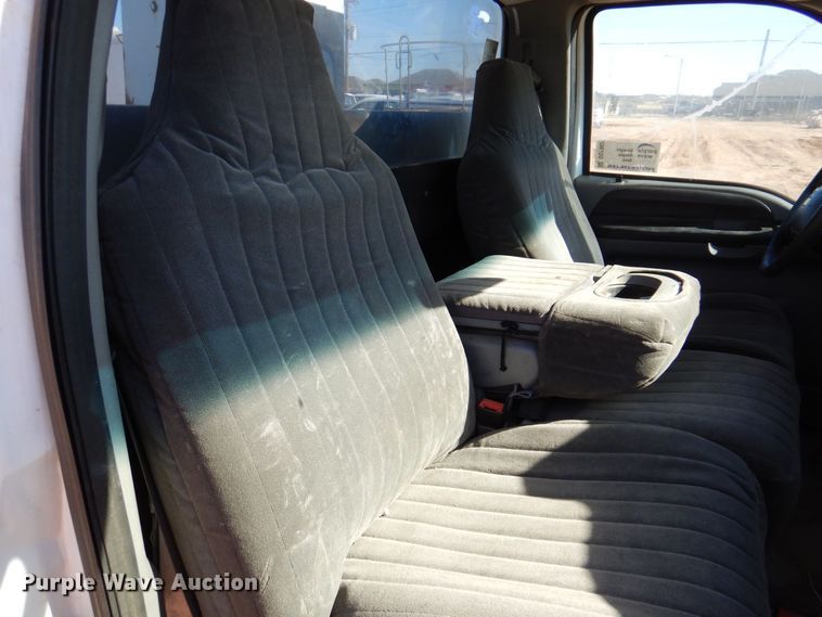 image for item DQ1902 2007 Ford F450 Super Duty XLT  bucket truck