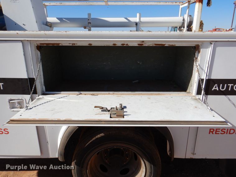 image for item DQ1902 2007 Ford F450 Super Duty XLT  bucket truck