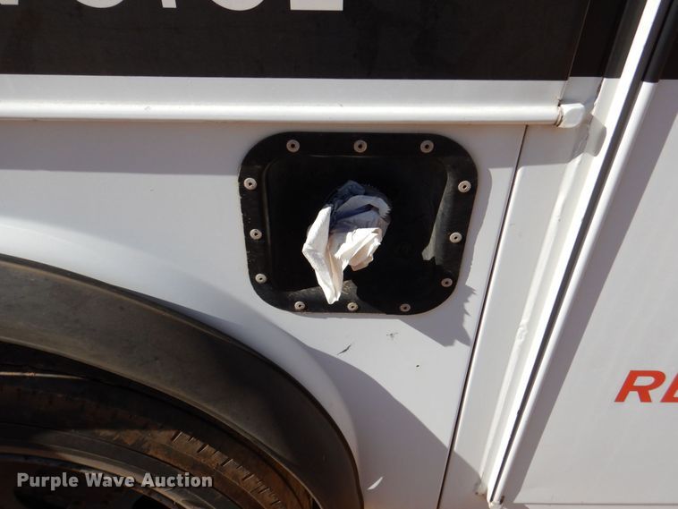 image for item DQ1902 2007 Ford F450 Super Duty XLT  bucket truck