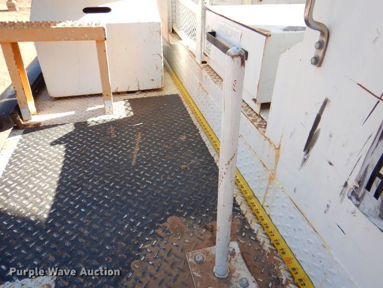 image for item DQ1902 2007 Ford F450 Super Duty XLT  bucket truck