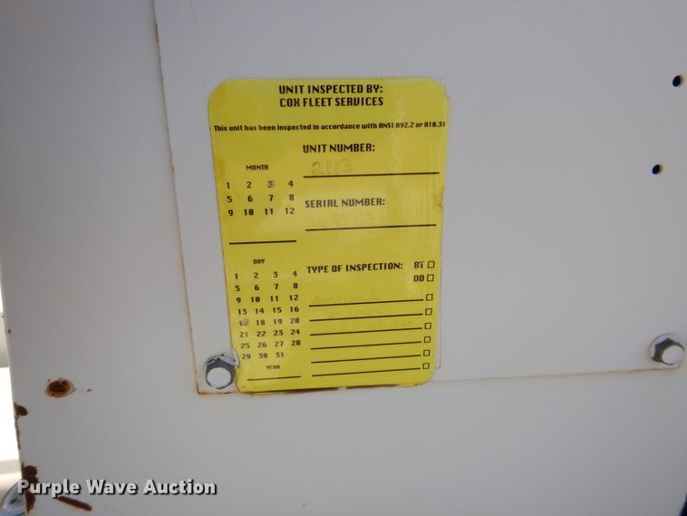 image for item DQ1902 2007 Ford F450 Super Duty XLT  bucket truck