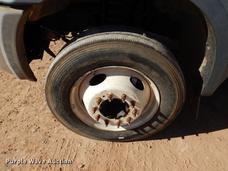 image for item DQ1902 2007 Ford F450 Super Duty XLT  bucket truck